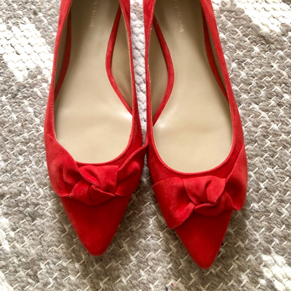 Ann Taylor Red bow flats New. Sz 9